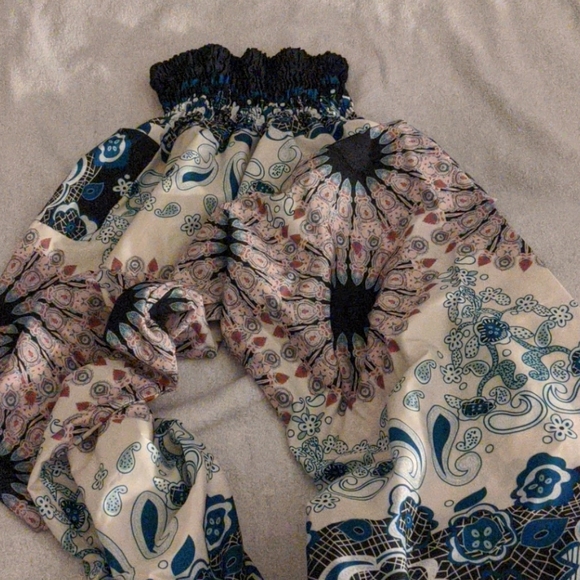 Long, flowy pants - Picture 1 of 1